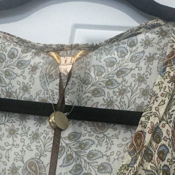 ByTimo
Chic Long Sleeve Floral Dress - Picture 3 of 12